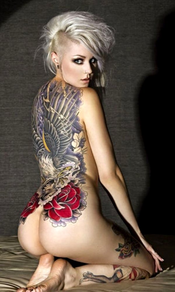 25-pictures-of-chicks-with-tattoos_001