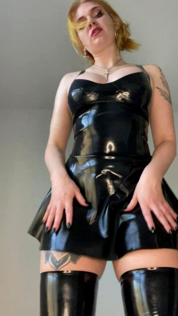 always-the-perfect-fit-with-latex_001