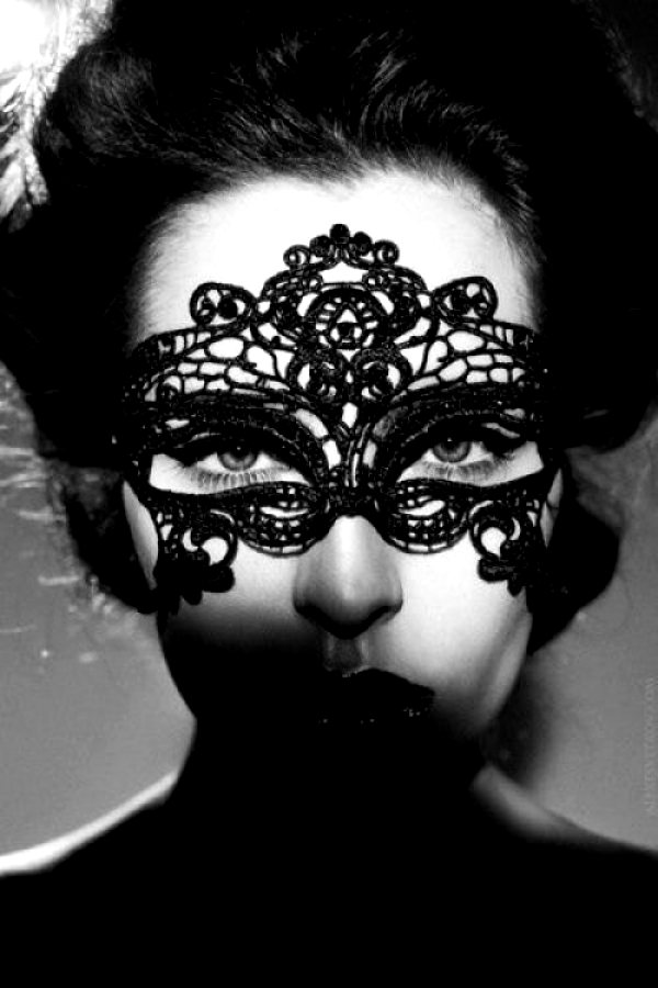 black-lace-mask_001