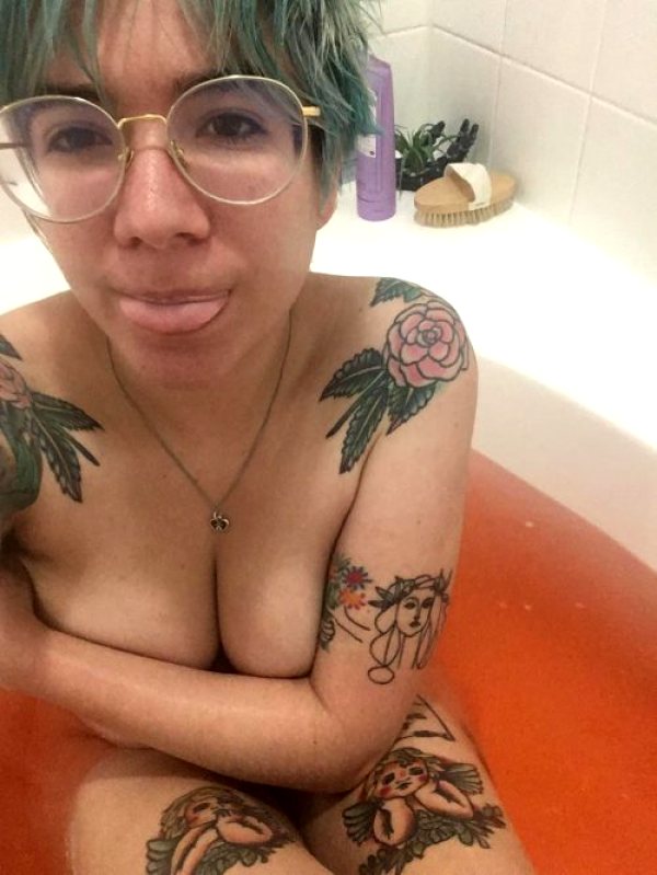 forever-loving-how-my-ink-looks-in-colorful-bath-water_001