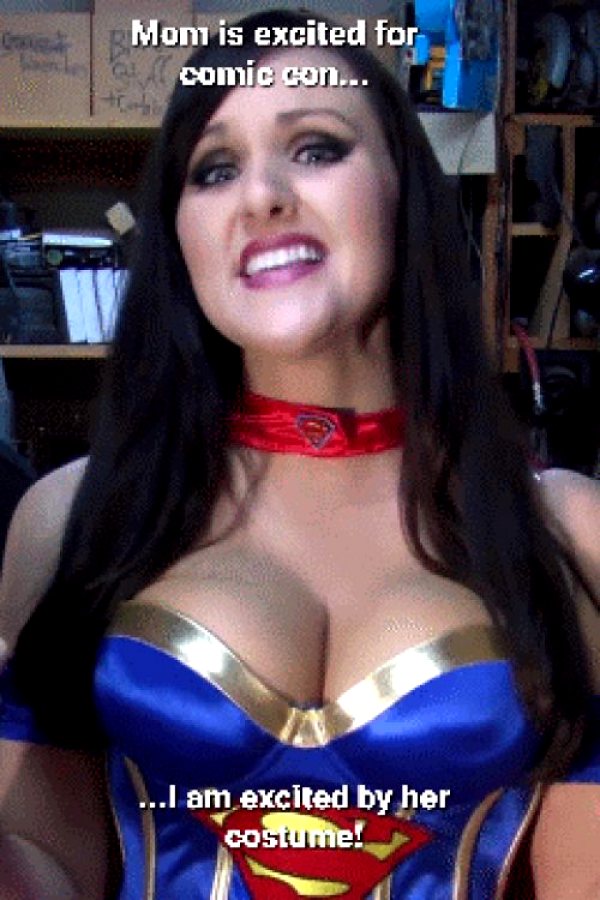 moms-superwoman-costume-is-permanently-ingrained-into-my-spank-bank-mom-cosplay-mom-cosplay-costume-mom-costume-cosplay-mom-costume_001