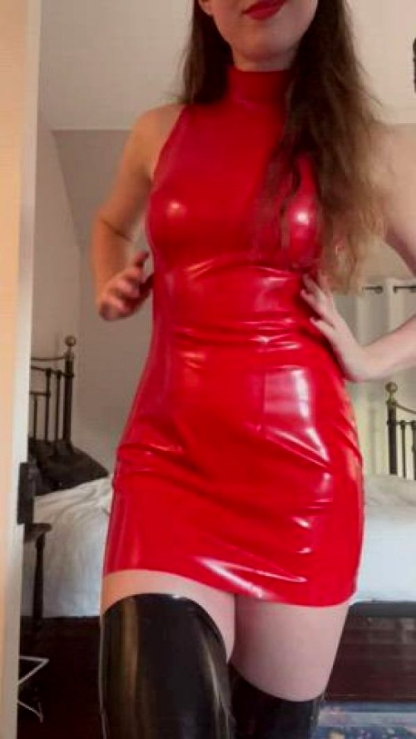 what-do-you-think-of-my-favourite-latex-dress_001